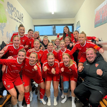 SV Gescher – TSV Raesfeld
Am Sonntag starteten die Damen des SV Gescher mit einem Heimspiel gegen den TSV Raesfeld in... SV Gescher – TSV Raesfeld
Am Sonntag starteten die Damen des SV Gescher mit einem Heimspiel gegen den TSV Raesfeld in...