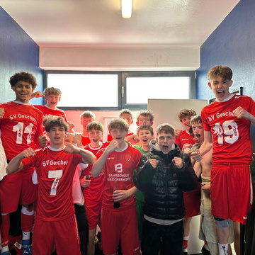 B1 gewinnt Spitzenspiel Im absoluten Topspiel der Kreisliga A gewann unsere B1 gegen den bisherigen Tabellenführer SG... B1 gewinnt Spitzenspiel Im absoluten Topspiel der Kreisliga A gewann unsere B1 gegen den bisherigen Tabellenführer SG...