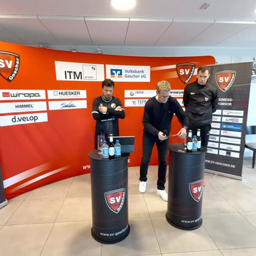 Pressekonferenz 32. Spieltag: Heimspiel gegen @sc.reken Pressekonferenz auch auf YouTube unter:... Pressekonferenz 32. Spieltag: Heimspiel gegen @sc.reken Pressekonferenz auch auf YouTube unter:...