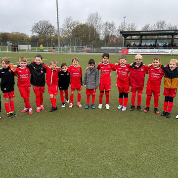 📣 Hinrunde geschafft! ⚽️✨
Heute hat unsere F2 des SV Gescher ihr letztes Hinrundenspiel absolviert – und was für eine... 📣 Hinrunde geschafft! ⚽️✨
Heute hat unsere F2 des SV Gescher ihr letztes Hinrundenspiel absolviert – und was für eine...