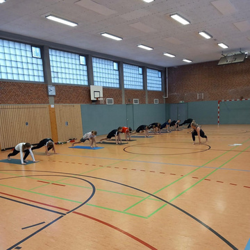 Beim letzten Hallentraining ist die wU17 ordentlich ins Schwitzen gekommen. Die Spielerinnen hatten Besuch von der... Beim letzten Hallentraining ist die wU17 ordentlich ins Schwitzen gekommen. Die Spielerinnen hatten Besuch von der...