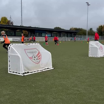 ***Tag 2 des Fußballcamps der Fußballfabrik***
Eindrücke eines super zweiten Tages des Fußballcamps⚽️
#svgescher... ***Tag 2 des Fußballcamps der Fußballfabrik***
Eindrücke eines super zweiten Tages des Fußballcamps⚽️
#svgescher...