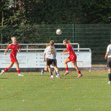 Viel Kampf, wenig Fußball
Am Sonntag waren die Damen des SV Gescher zu Gast bei der Mannschaft aus Holtwick. Von Beginn... Viel Kampf, wenig Fußball
Am Sonntag waren die Damen des SV Gescher zu Gast bei der Mannschaft aus Holtwick. Von Beginn...